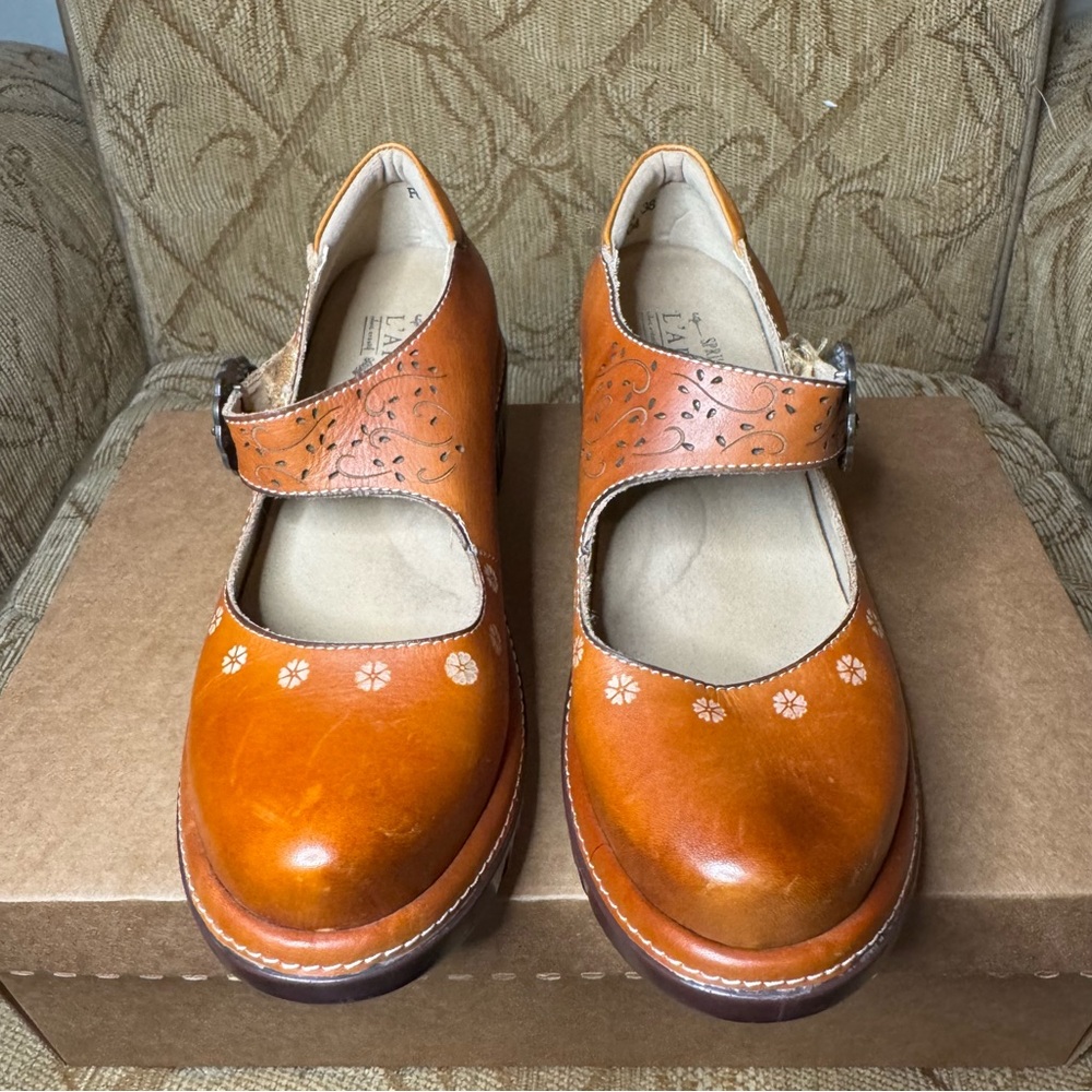 LARTISTE‎ FOOTLIGHT Shoes Camel EU 38